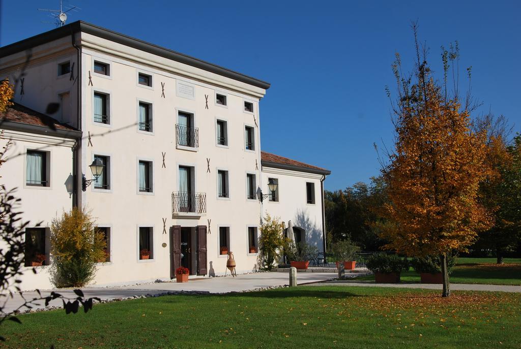 Hotel Villa Dei Carpini Oderzo Exterior foto