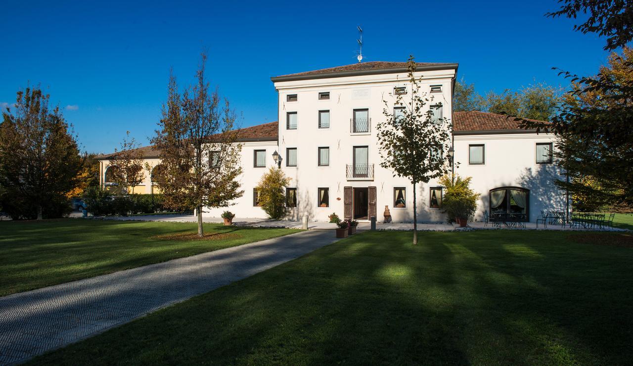 Hotel Villa Dei Carpini Oderzo Exterior foto